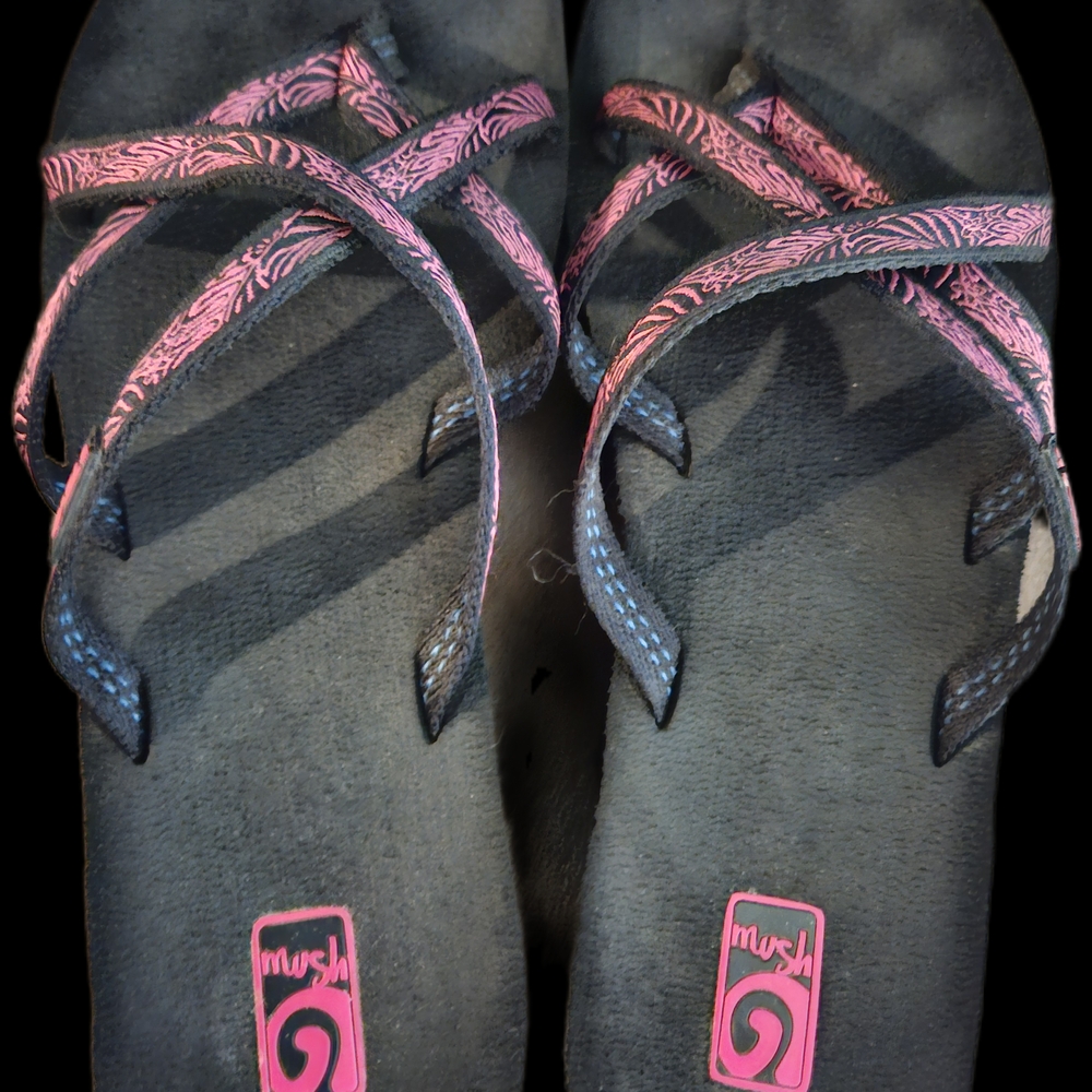 Women's Black and Pink Sandals. Teva MUSH.